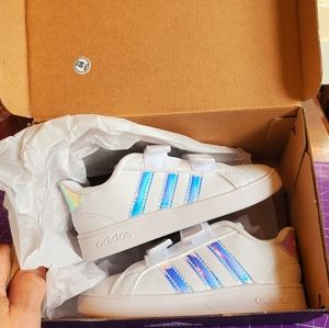 NIB Toddler Girls Adidas tennis shoes. SIZE 8. White with iridescent stripes.
